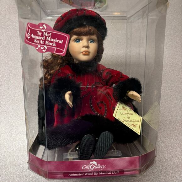 Gift Gallery Animated Wind Up Musical Porcelain Doll Paige - Picture 1 of 15
